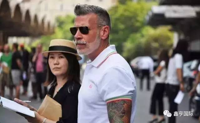 湖南鑫亨國際貿(mào)易有限公司,湖南輕奢商務(wù)男裝品牌,湖南時(shí)尚高端女裝,配飾皮具箱包
