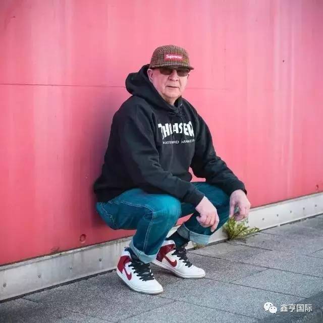 湖南鑫亨國際貿(mào)易有限公司,湖南輕奢商務(wù)男裝品牌,湖南時(shí)尚高端女裝,配飾皮具箱包